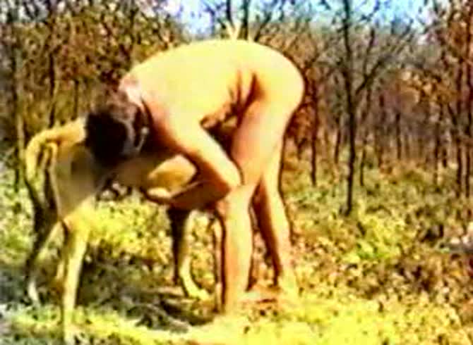 Video :Animal anal sex video outdoors with gay and dog